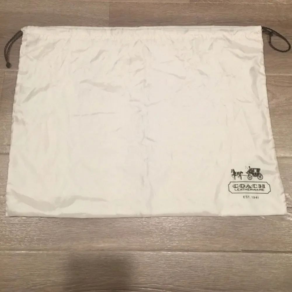 🎉Last deal 🎉Coach dust bag 🎁